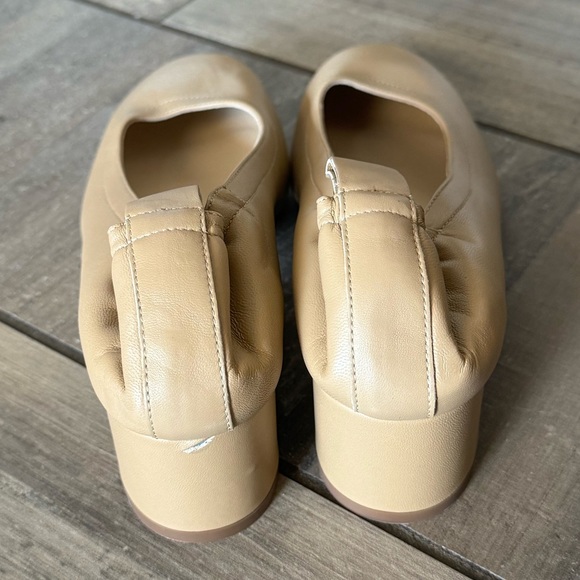 The Italian Leather Day Heel in light tan taupe size 7.5 - Picture 6 of 11